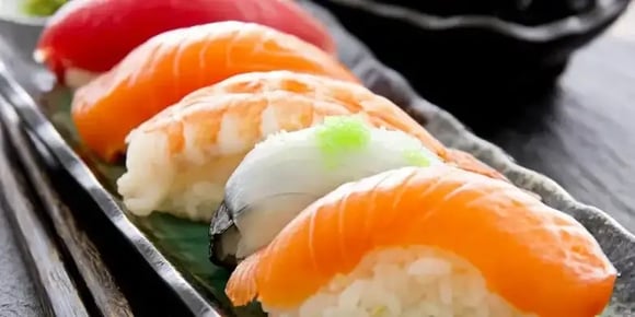 Sushi+Roll1-1