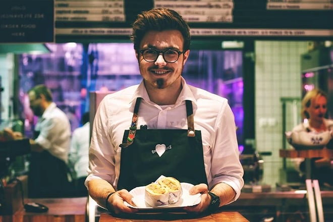 How to become a better restaurant server