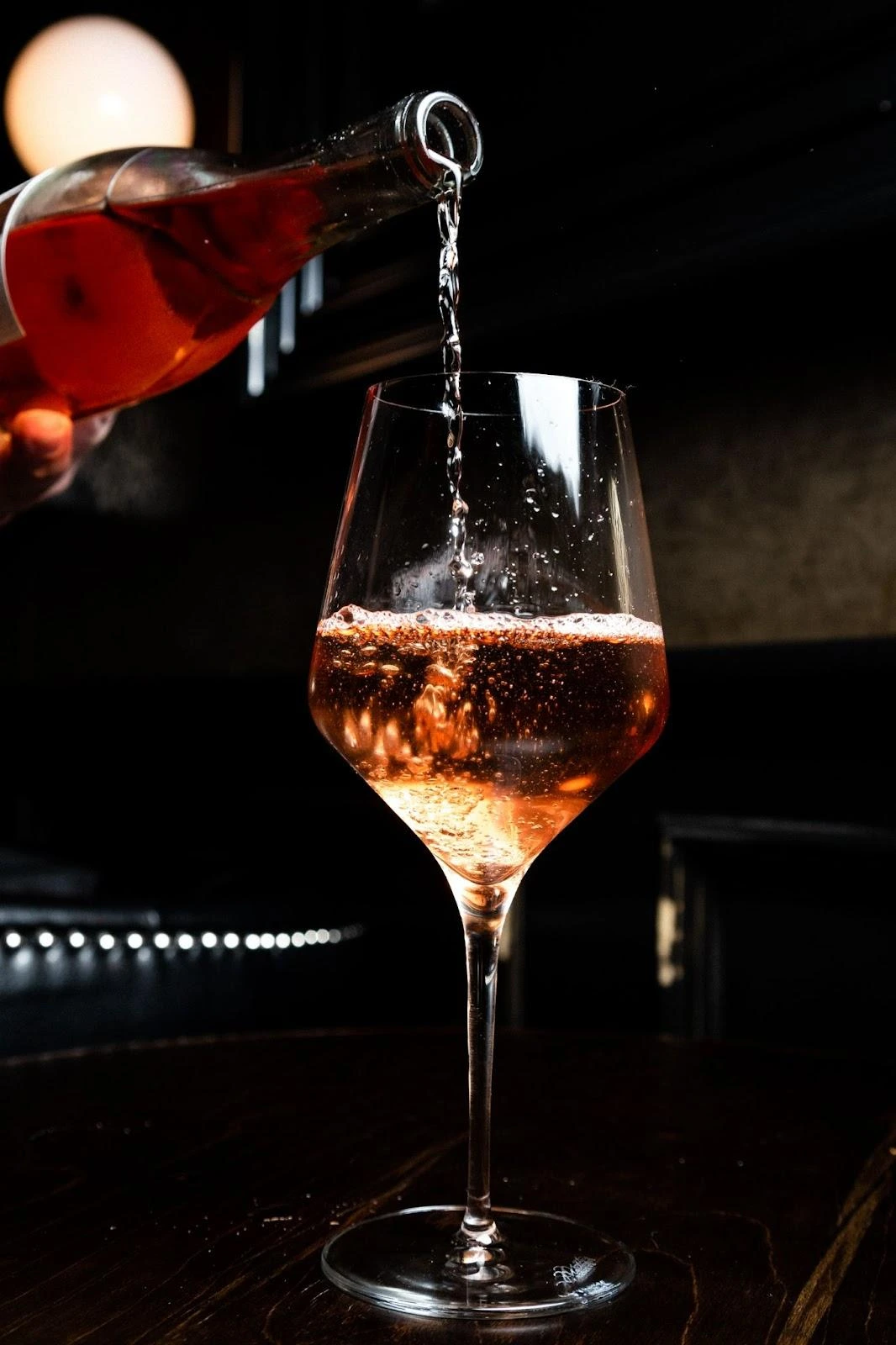 The most important server etiquette tips — serving wine